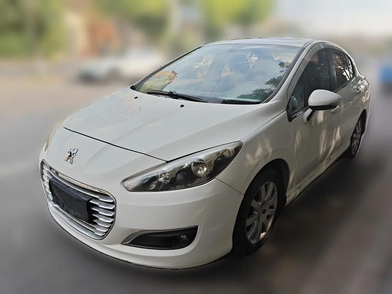Peugeot 308 2012 1.6L Manual Fashion Edition — миниатюра 1
