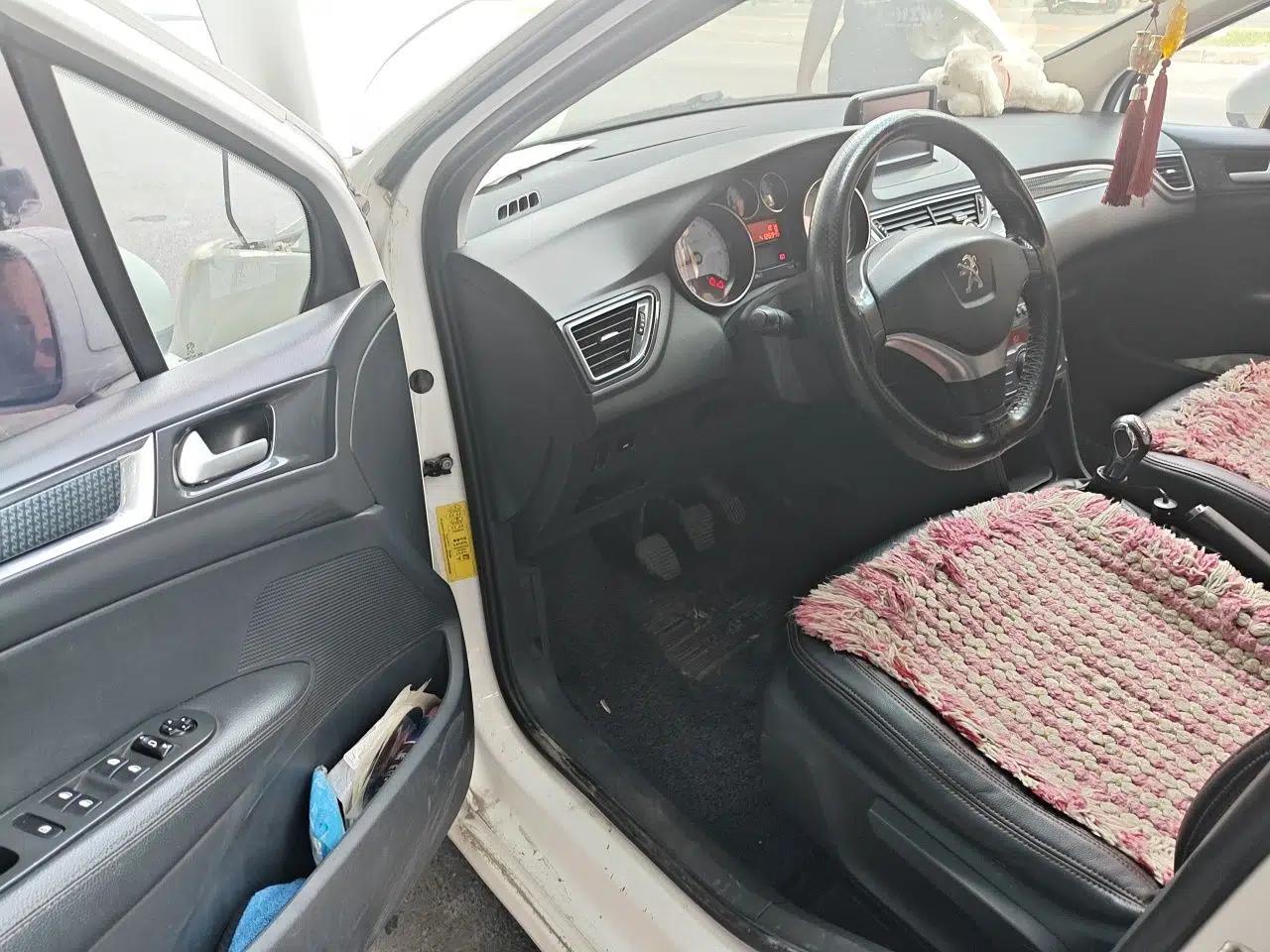 Peugeot 308 2012 1.6L Manual Fashion Edition — миниатюра 16