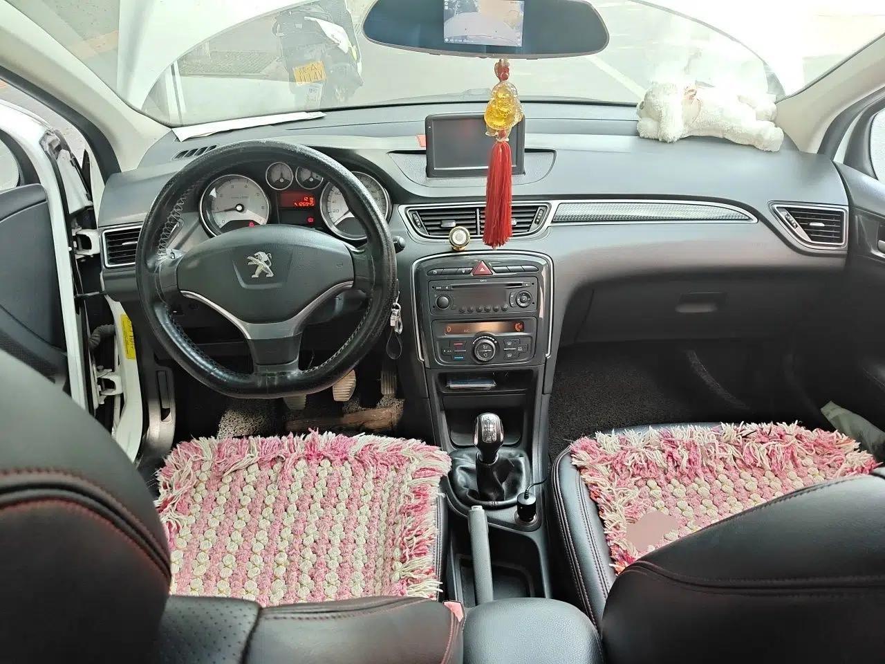 Peugeot 308 2012 1.6L Manual Fashion Edition — миниатюра 9