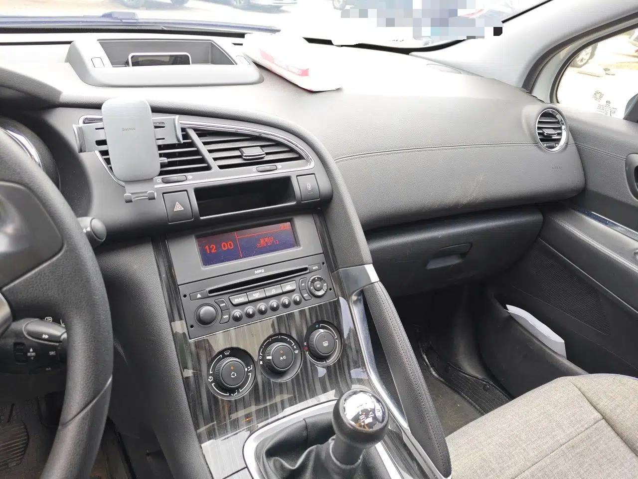 Peugeot 3008 2015 2.0L Manual Classic Edition — миниатюра 13