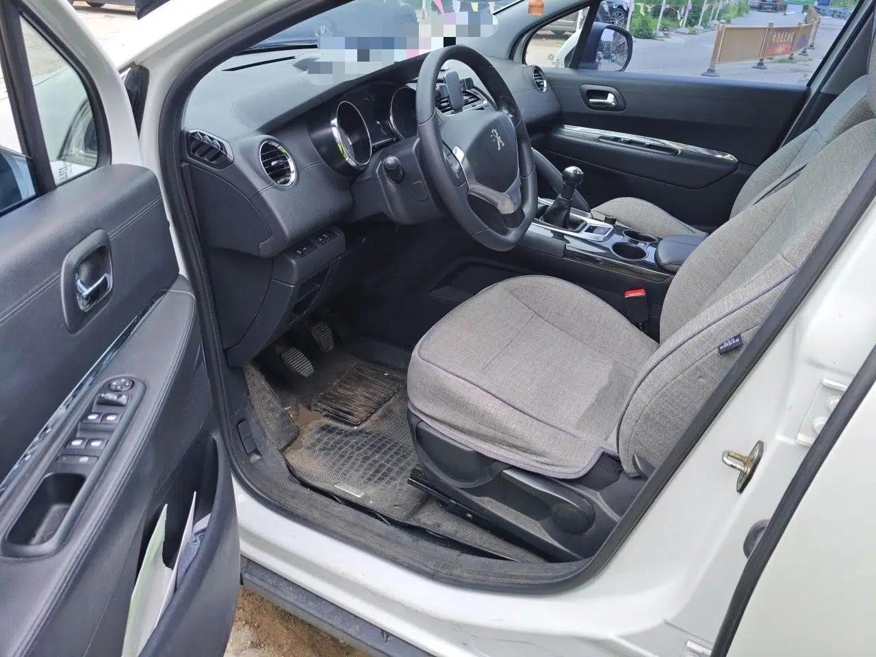 Peugeot 3008 2015 2.0L Manual Classic Edition — миниатюра 16