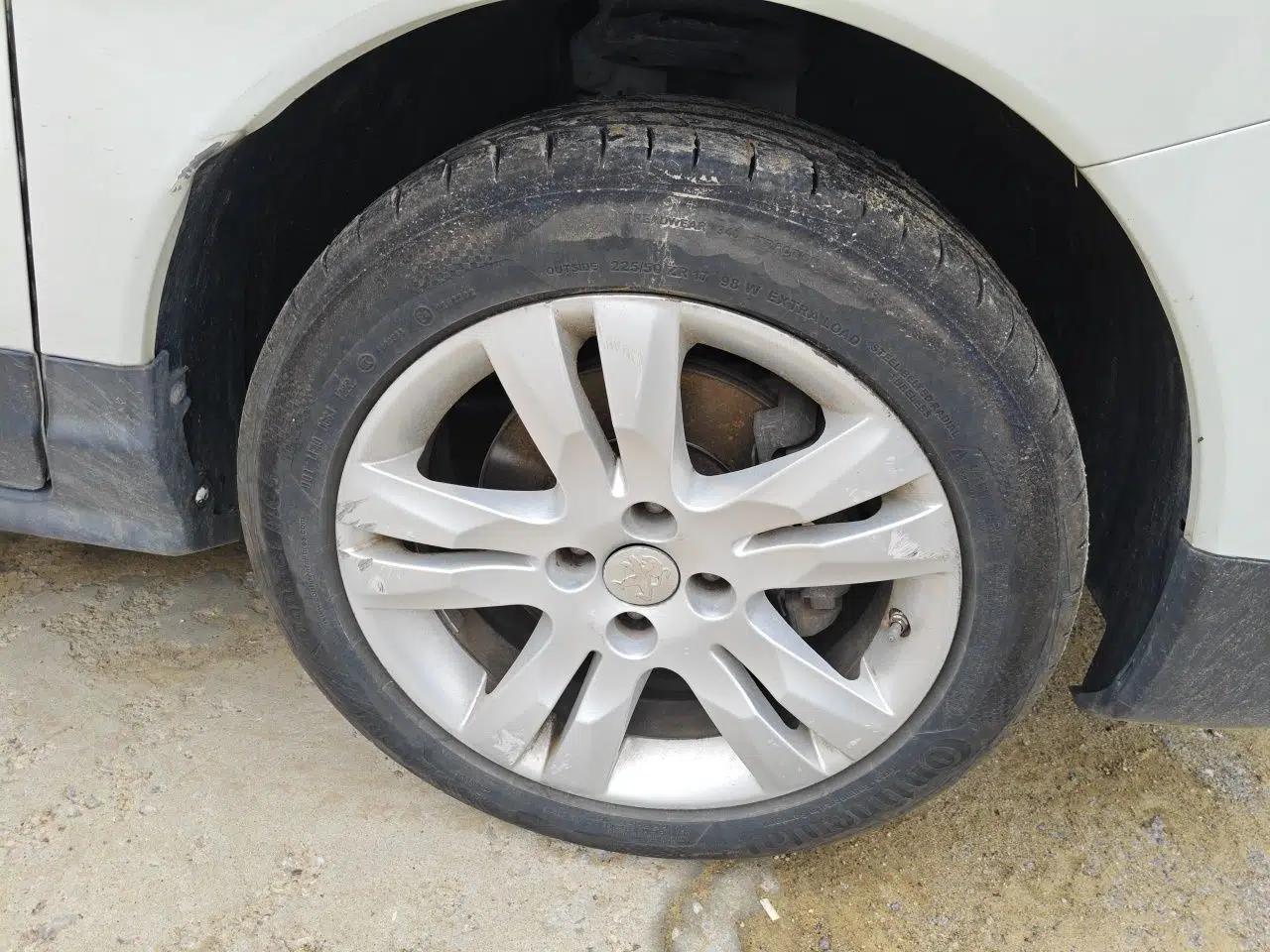 Peugeot 3008 2015 2.0L Manual Classic Edition — миниатюра 8