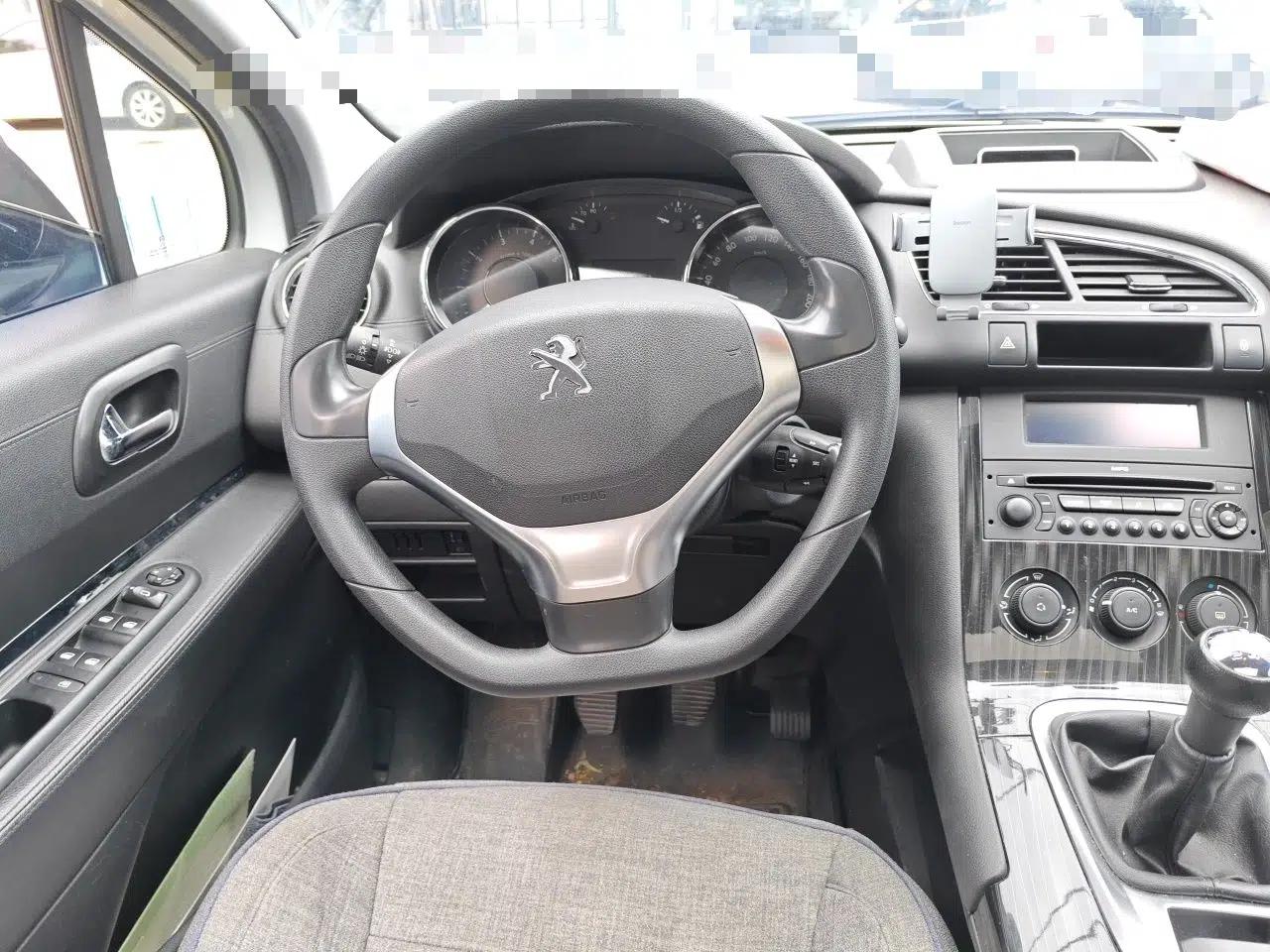 Peugeot 3008 2015 2.0L Manual Classic Edition — миниатюра 10