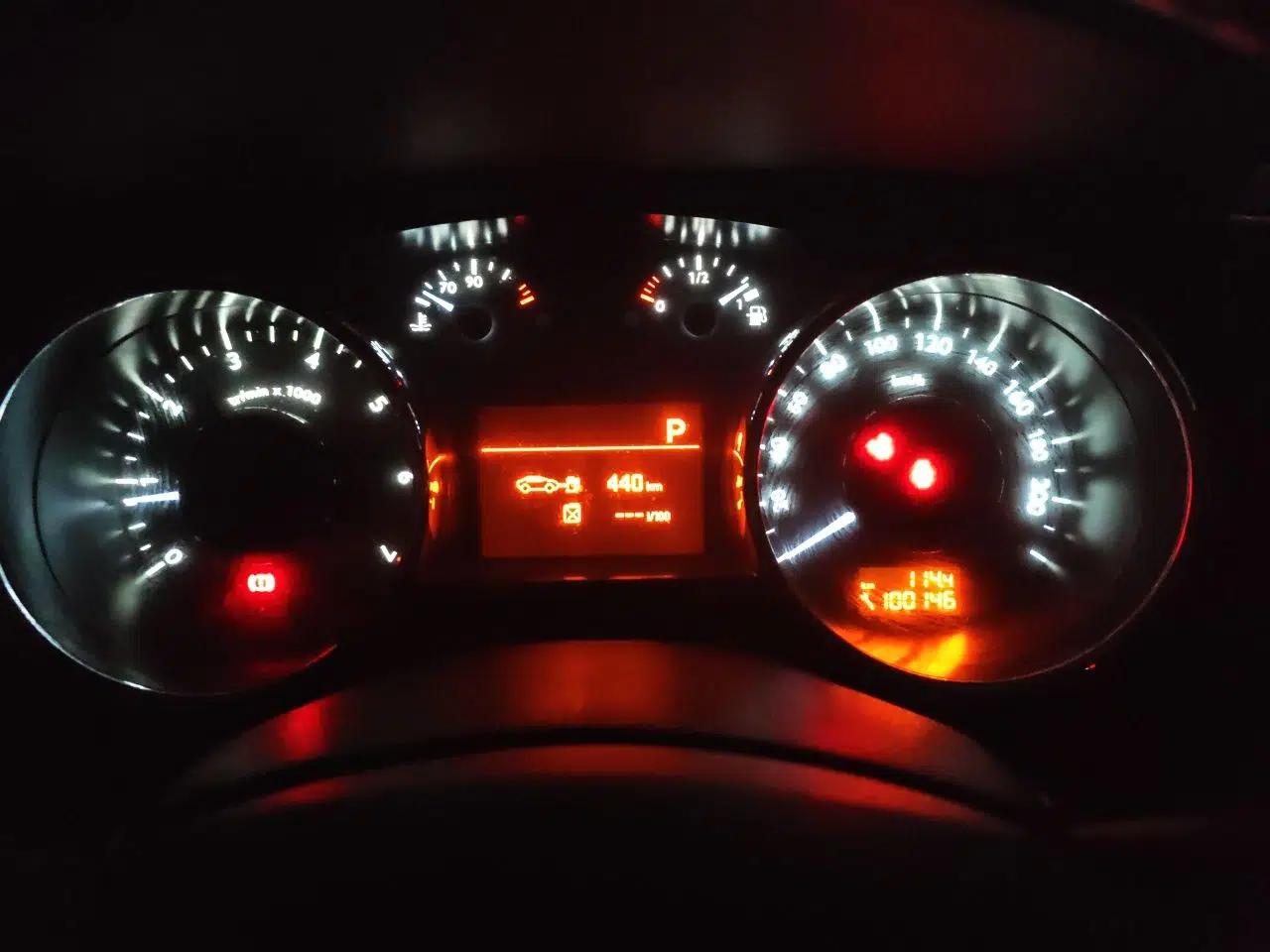 Peugeot 3008 2013 2.0L Automatic Trend Edition — миниатюра 11