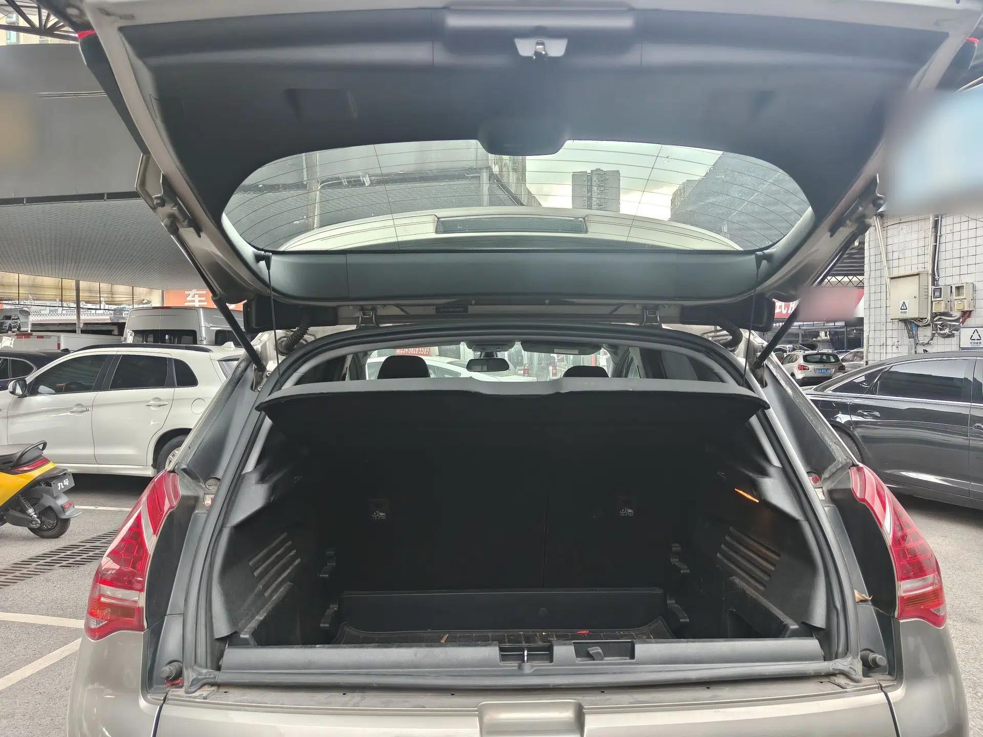 Peugeot 3008 2015 1.6THP Automatic Prestige Edition — миниатюра 22