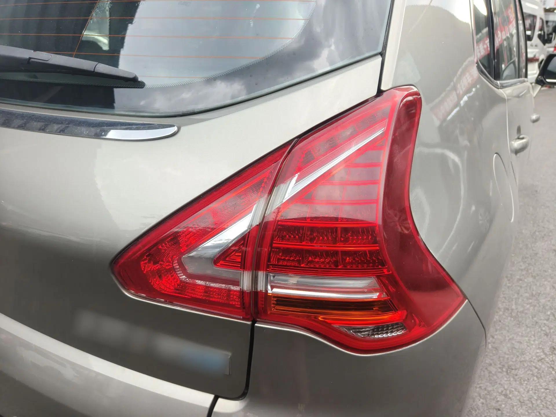 Peugeot 3008 2015 1.6THP Automatic Prestige Edition — миниатюра 9