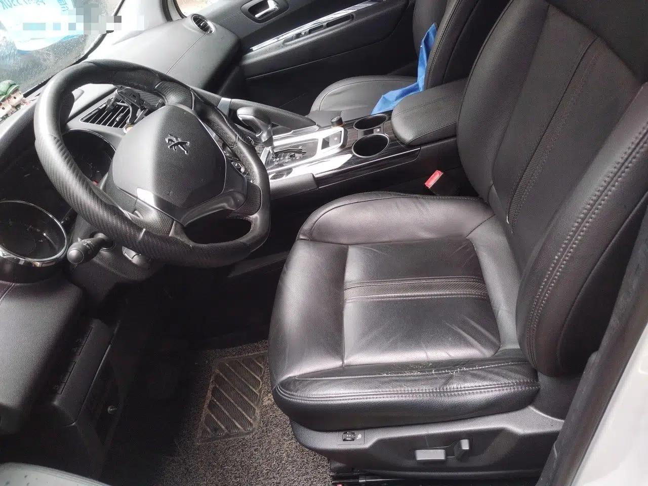 Peugeot 3008 2015 2.0L Automatic Trend Edition — миниатюра 12