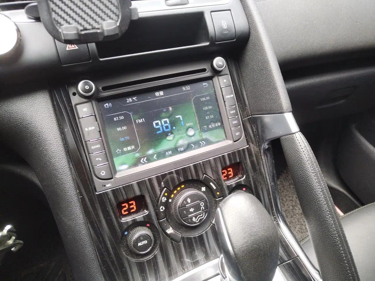 Peugeot 3008 2015 2.0L Automatic Trend Edition — миниатюра 10