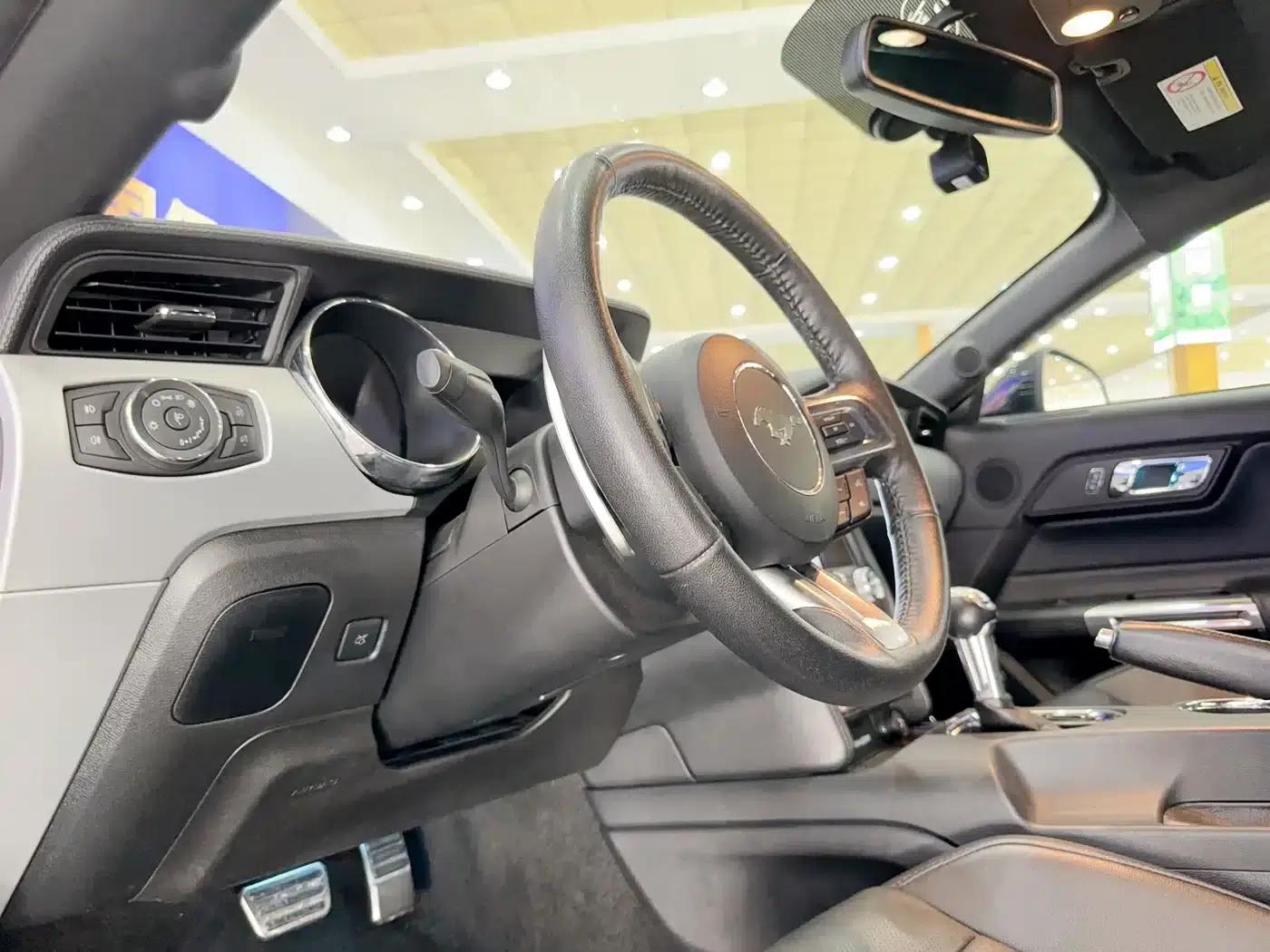 2015 Mustang 2.3T Performance Edition — миниатюра 4
