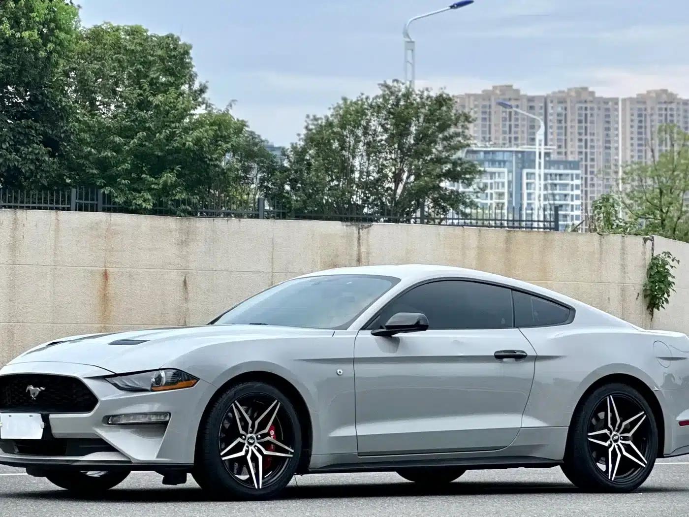 2017 Mustang 2.3T Performance Edition — миниатюра 1
