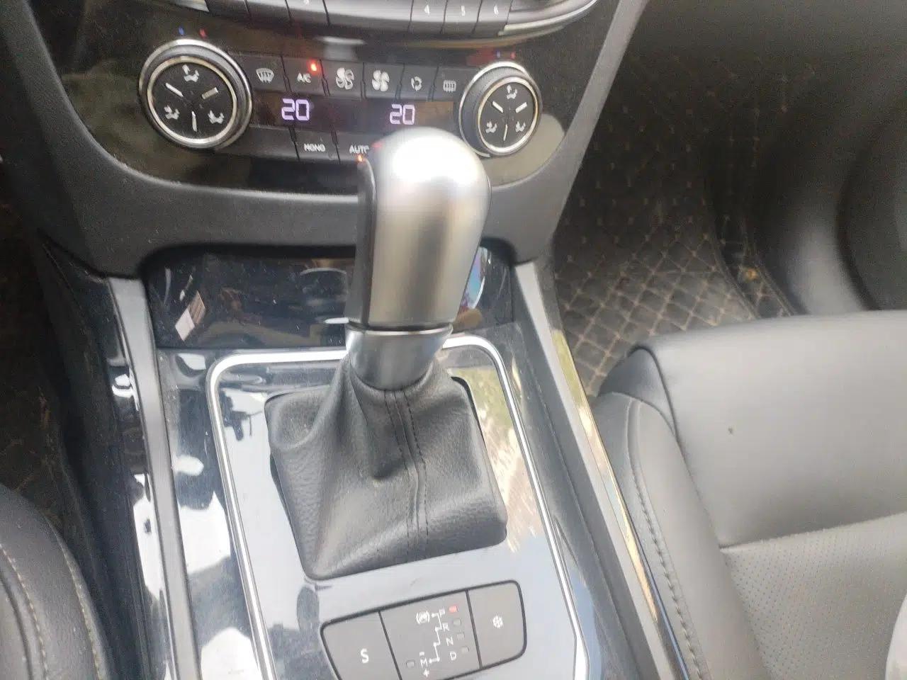 Peugeot 508 2013 2.0L 2nd Anniversary Edition with Automatic Sunroof – Classic Version — миниатюра 14