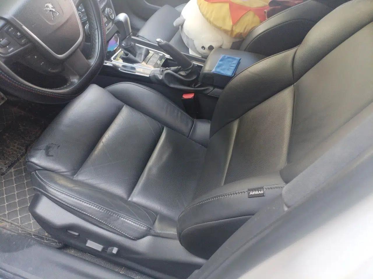 Peugeot 508 2013 2.0L 2nd Anniversary Edition with Automatic Sunroof – Classic Version — миниатюра 15