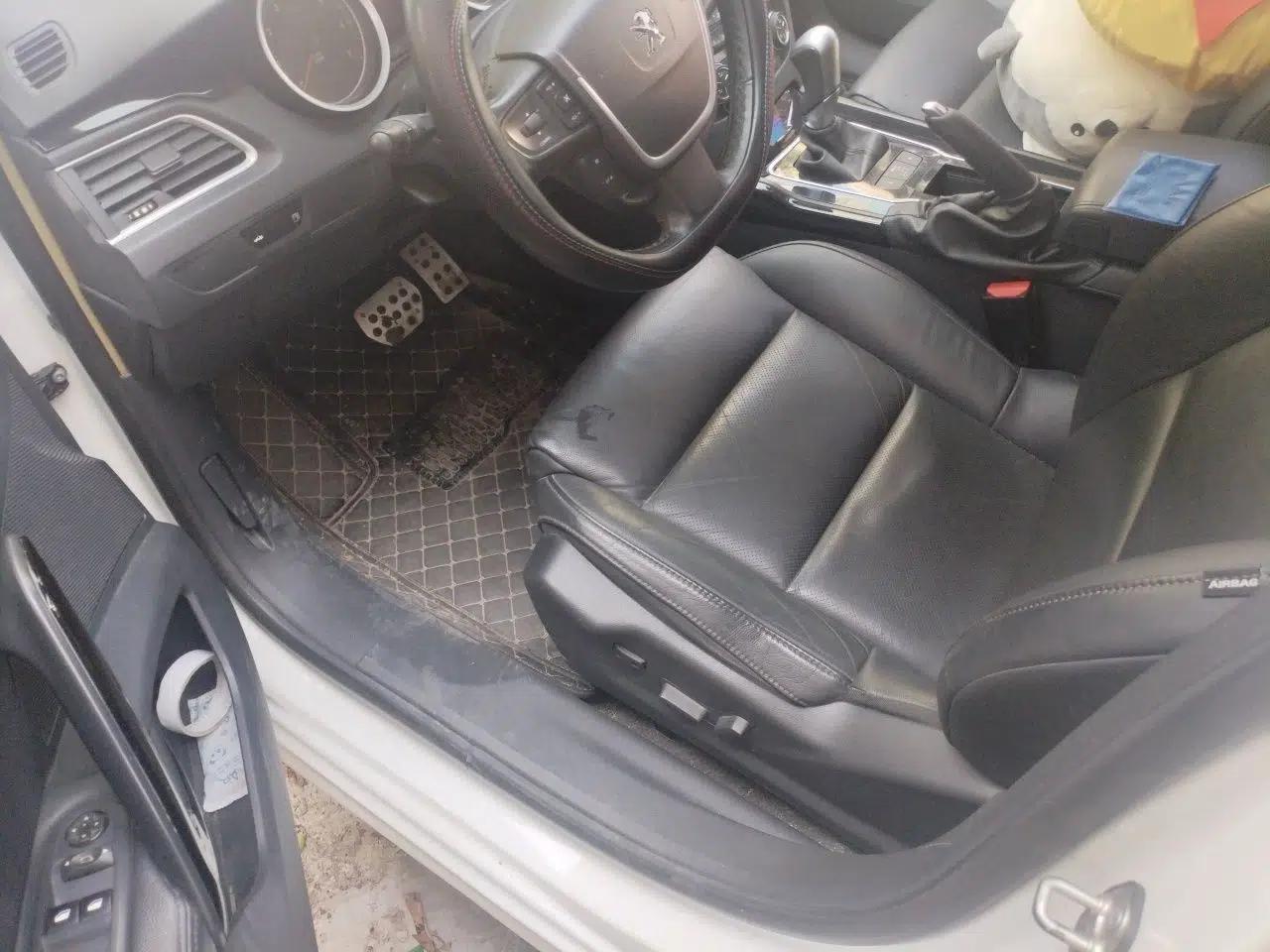 Peugeot 508 2013 2.0L 2nd Anniversary Edition with Automatic Sunroof – Classic Version — миниатюра 16