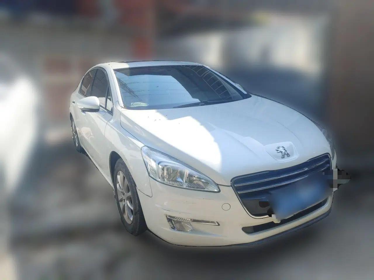 Peugeot 508 2013 2.0L 2nd Anniversary Edition with Automatic Sunroof – Classic Version — миниатюра 3