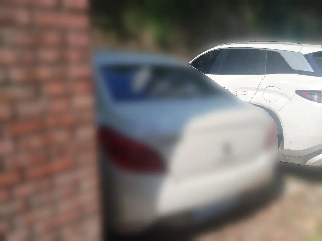 Peugeot 508 2013 2.0L 2nd Anniversary Edition with Automatic Sunroof – Classic Version — миниатюра 4
