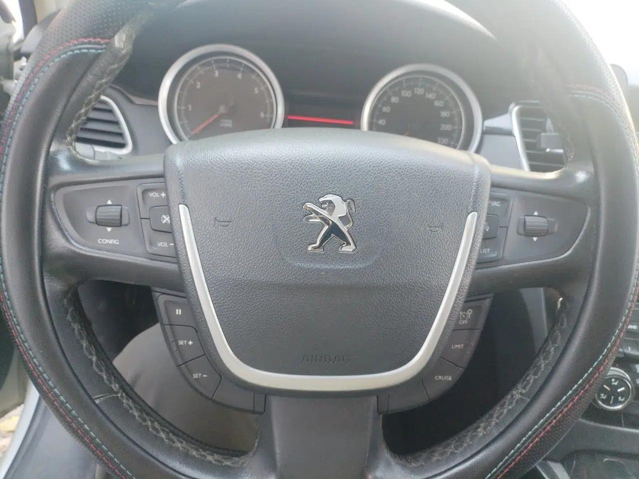 Peugeot 508 2013 2.0L 2nd Anniversary Edition with Automatic Sunroof – Classic Version — миниатюра 10