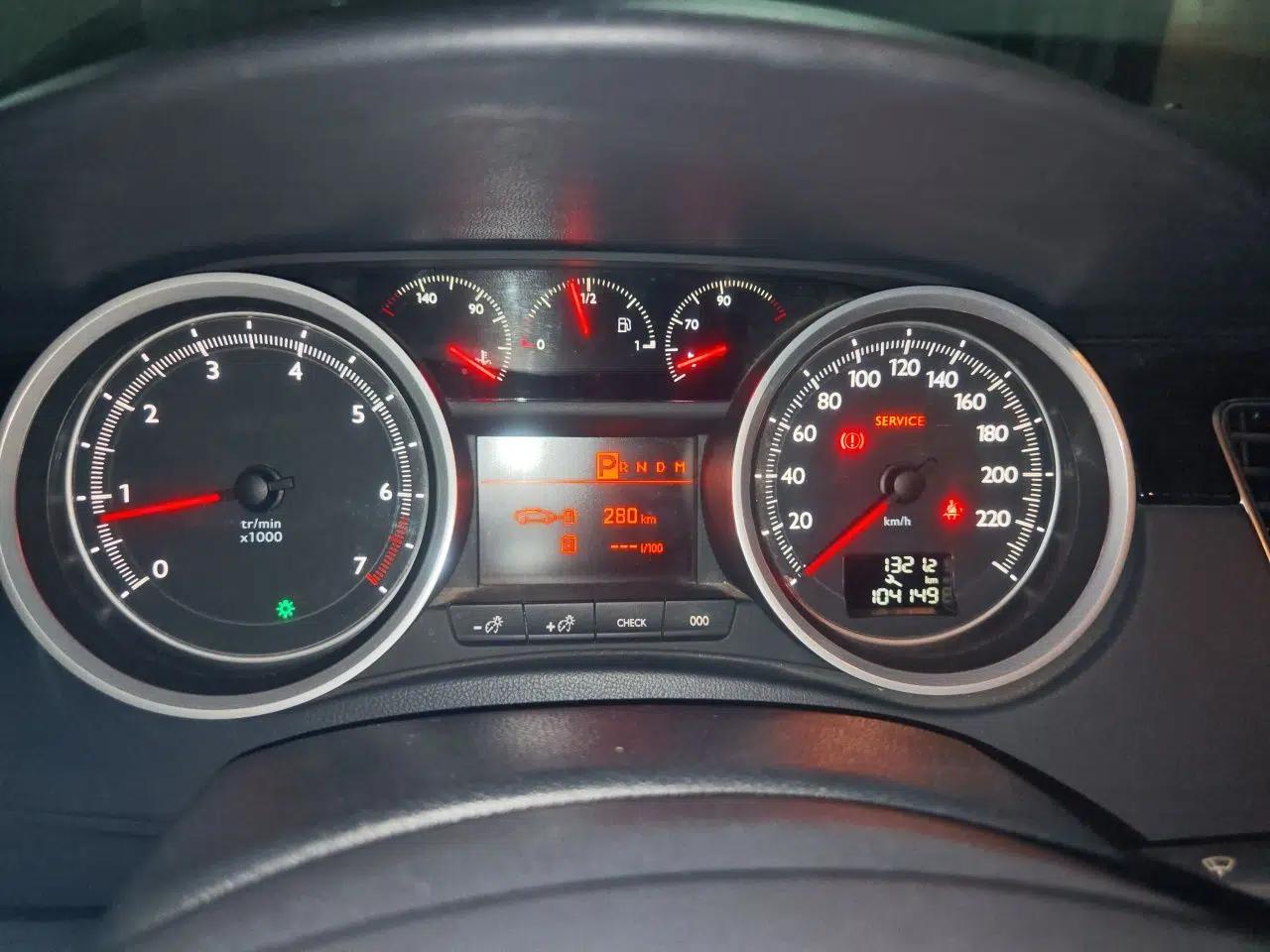 Peugeot 508 2012 2.3L Roland Garros Edition — миниатюра 11