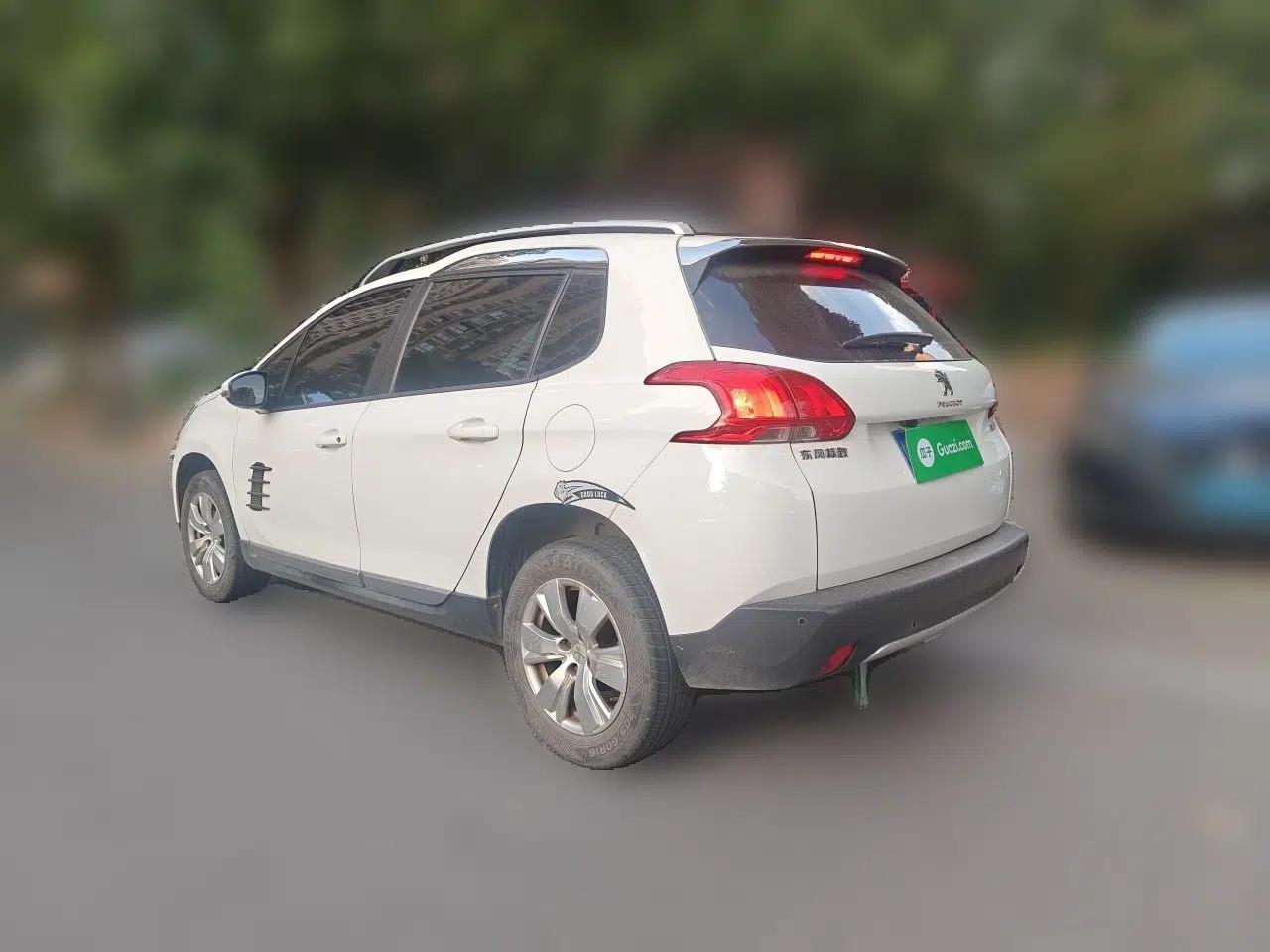 Peugeot 2008 2014 1.6L Manual Fashion Edition — миниатюра 4
