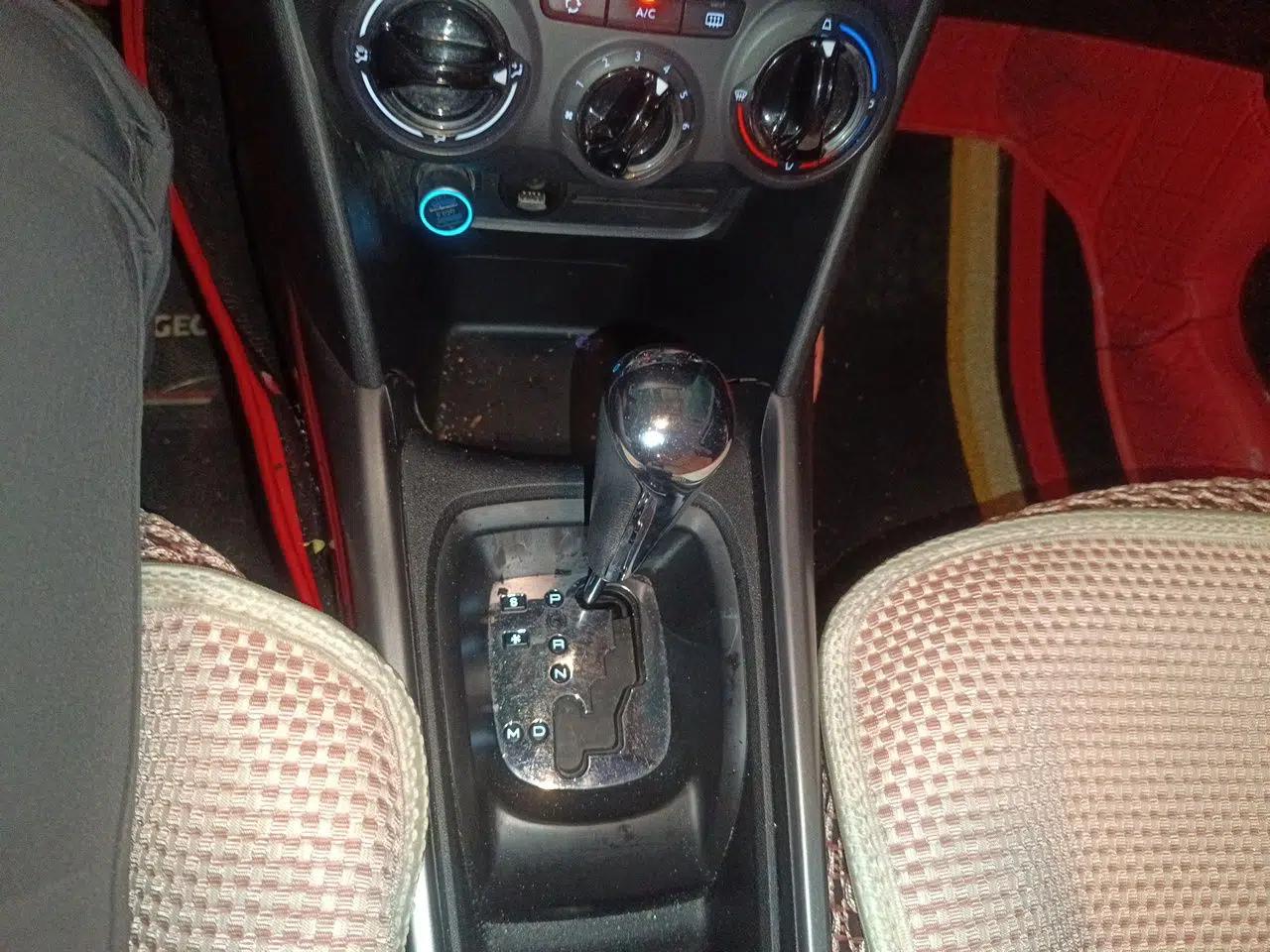 Peugeot 2008 2015 1.6L Automatic Playcool Edition — миниатюра 14