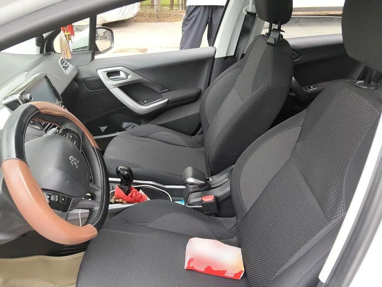 Peugeot 2008 2014 1.6L Manual Fashion Edition — миниатюра 15