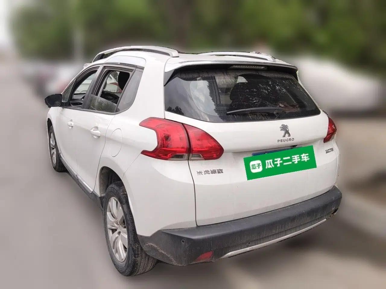 Peugeot 2008 2014 1.6L Manual Fashion Edition — миниатюра 4