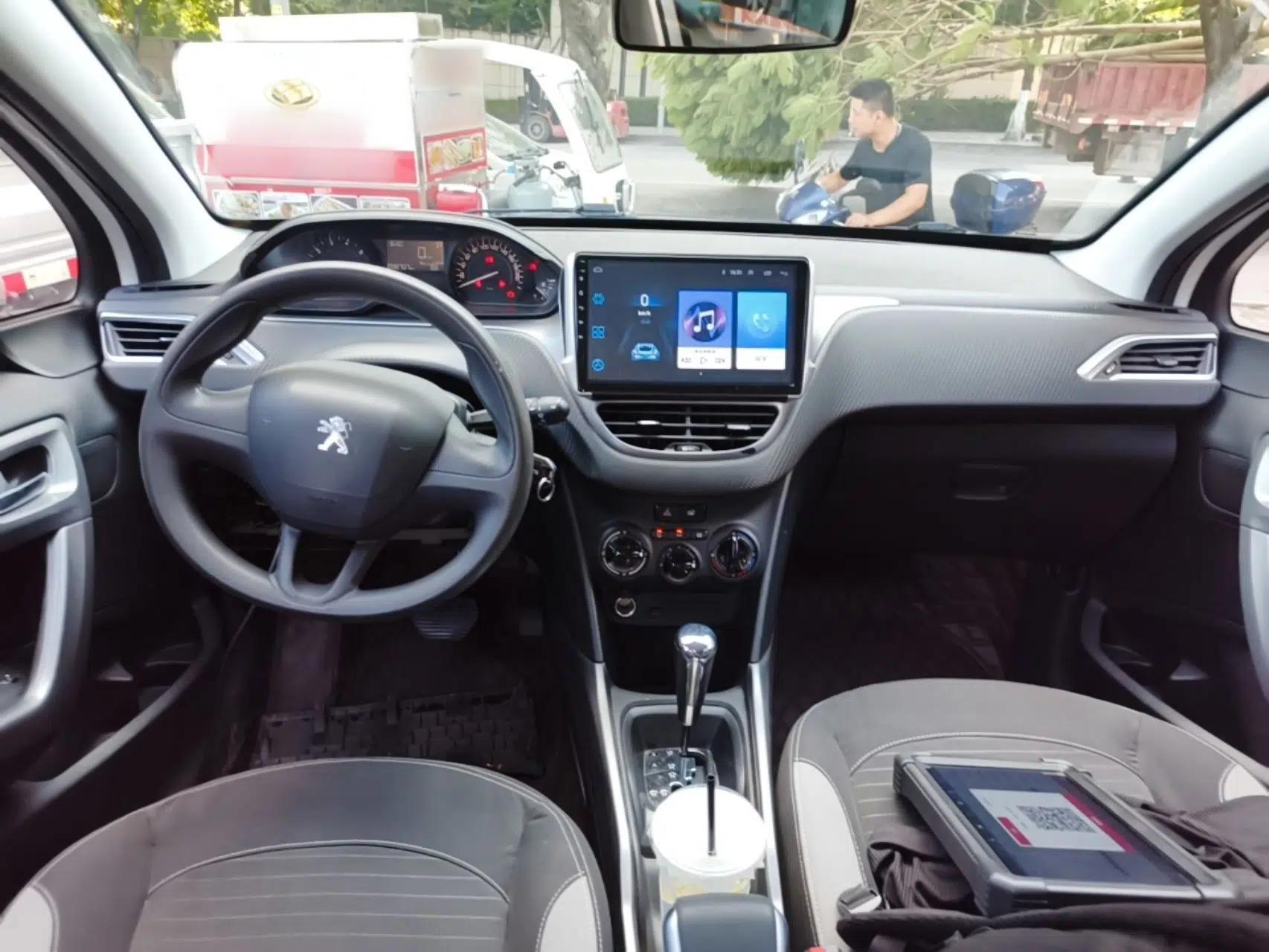 Peugeot 2008 2014 1.6L Automatic Trend Edition — миниатюра 12
