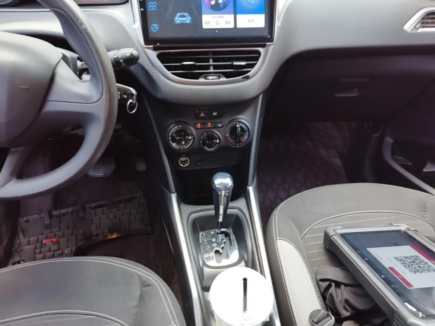 Peugeot 2008 2014 1.6L Automatic Trend Edition — миниатюра 16