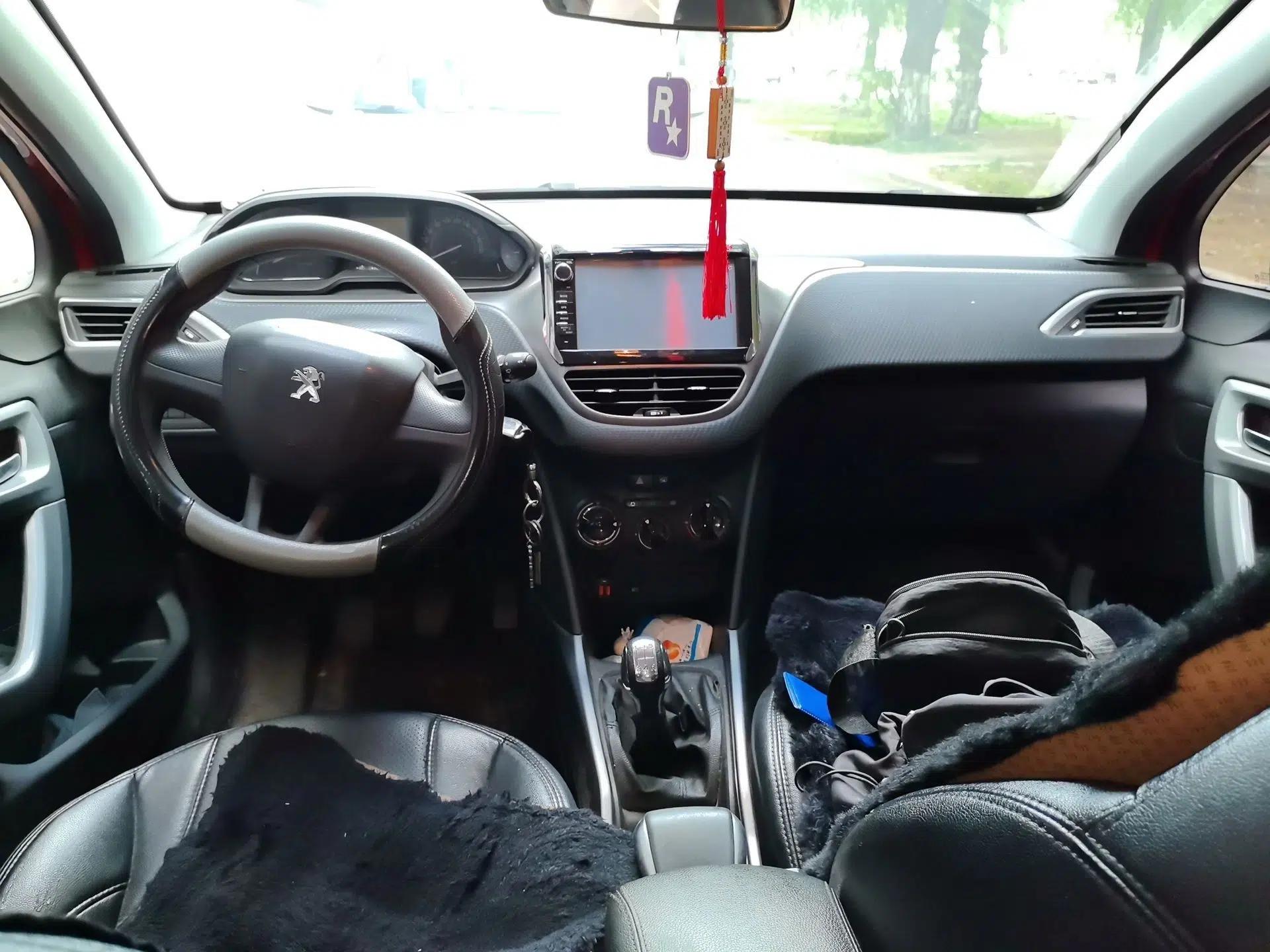 Peugeot 2008 2014 1.6L Manual Trend Edition — миниатюра 9