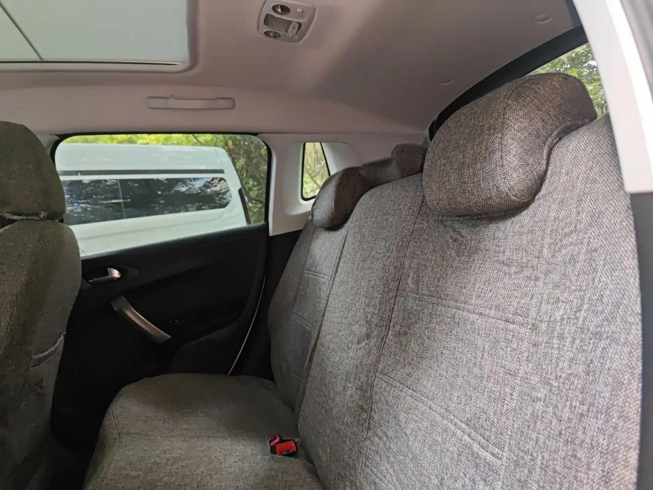 Peugeot 2008 2014 1.6L Automatic Fashion Edition — миниатюра 17