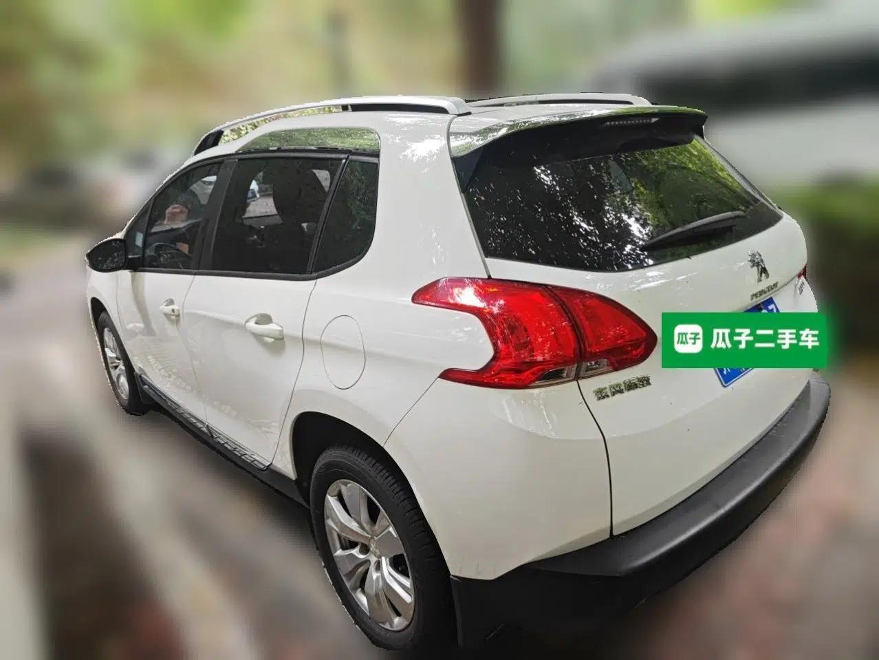 Peugeot 2008 2014 1.6L Automatic Fashion Edition — миниатюра 4