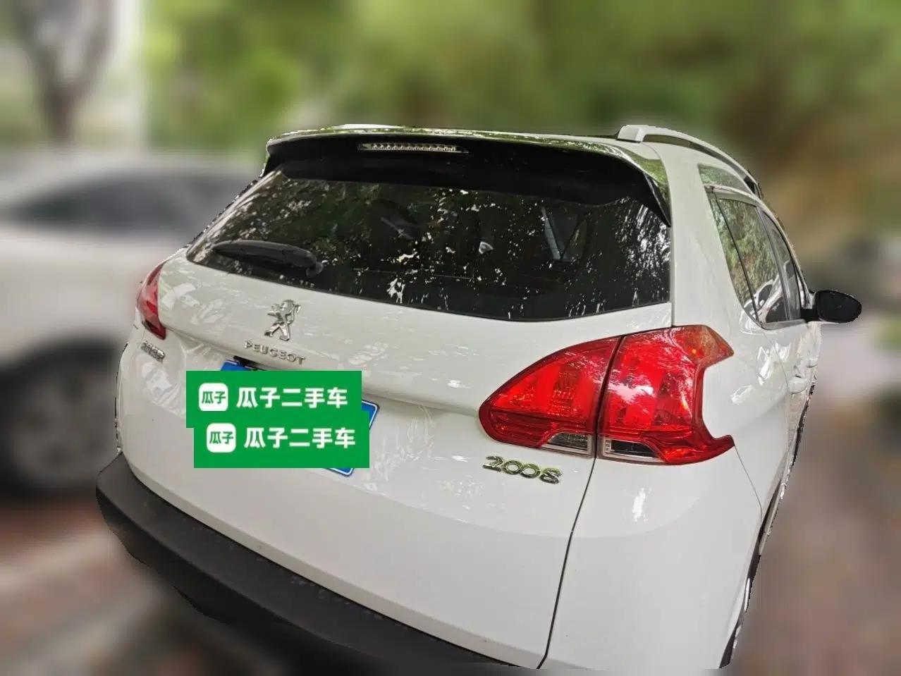 Peugeot 2008 2014 1.6L Automatic Fashion Edition — миниатюра 5