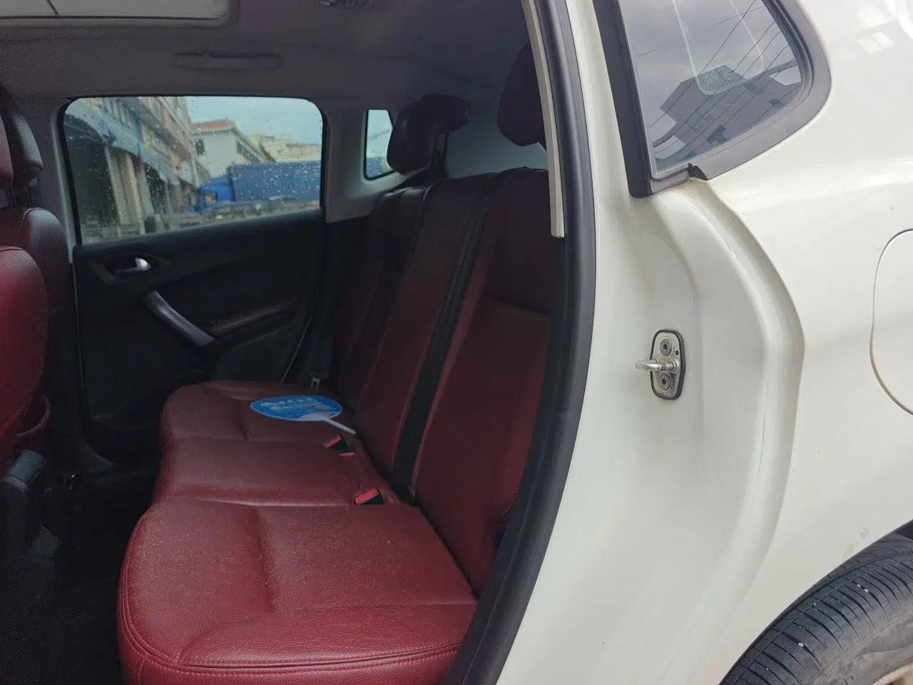 Peugeot 2008 2014 1.6L Automatic Fashion Edition — миниатюра 21