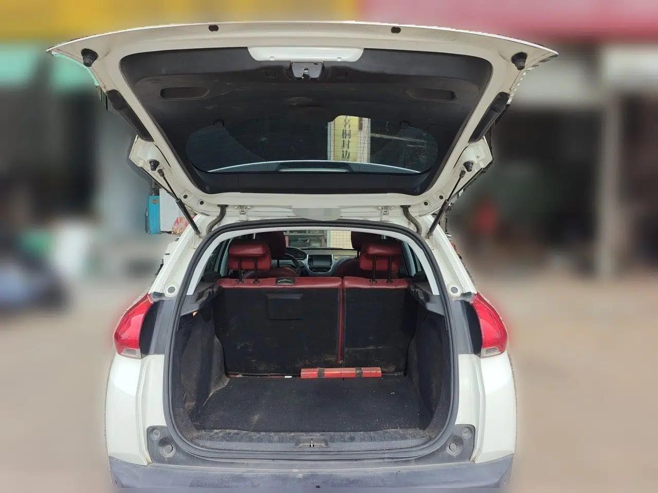 Peugeot 2008 2014 1.6L Automatic Fashion Edition — миниатюра 23