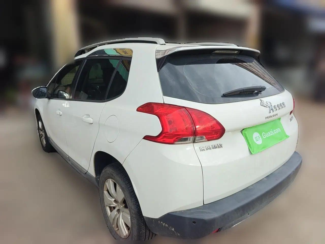 Peugeot 2008 2014 1.6L Automatic Fashion Edition — миниатюра 10