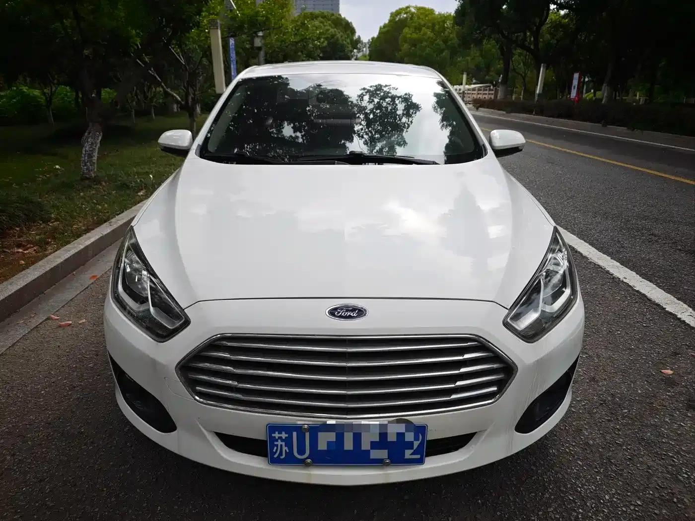 Ford Focus 2017 1.5L Automatic Comfort Model — миниатюра 1