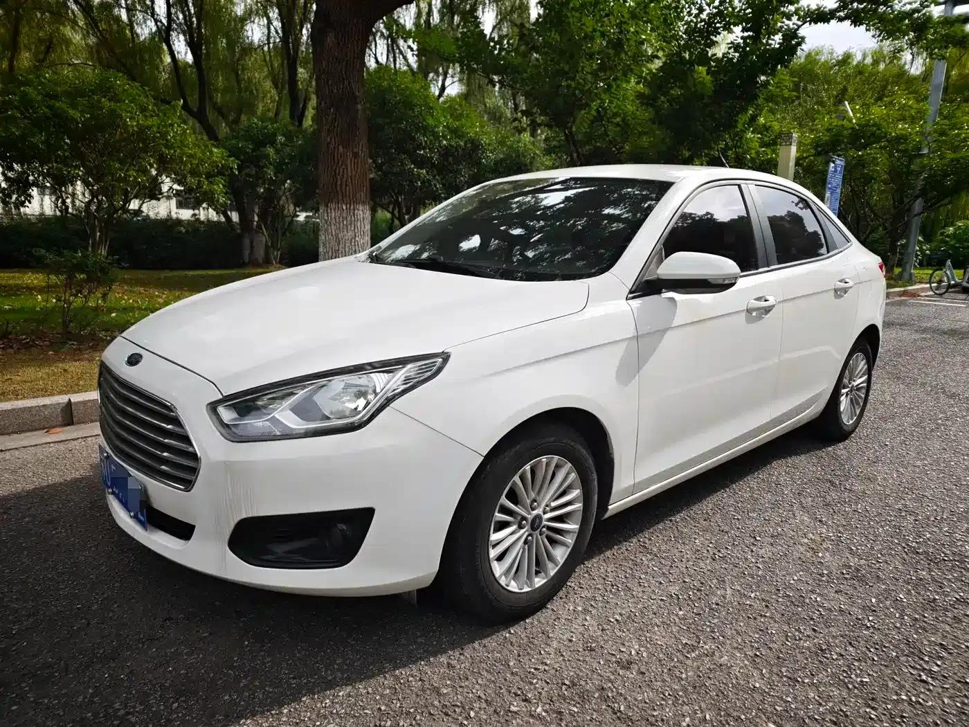 Ford Focus 2017 1.5L Automatic Comfort Model — миниатюра 2