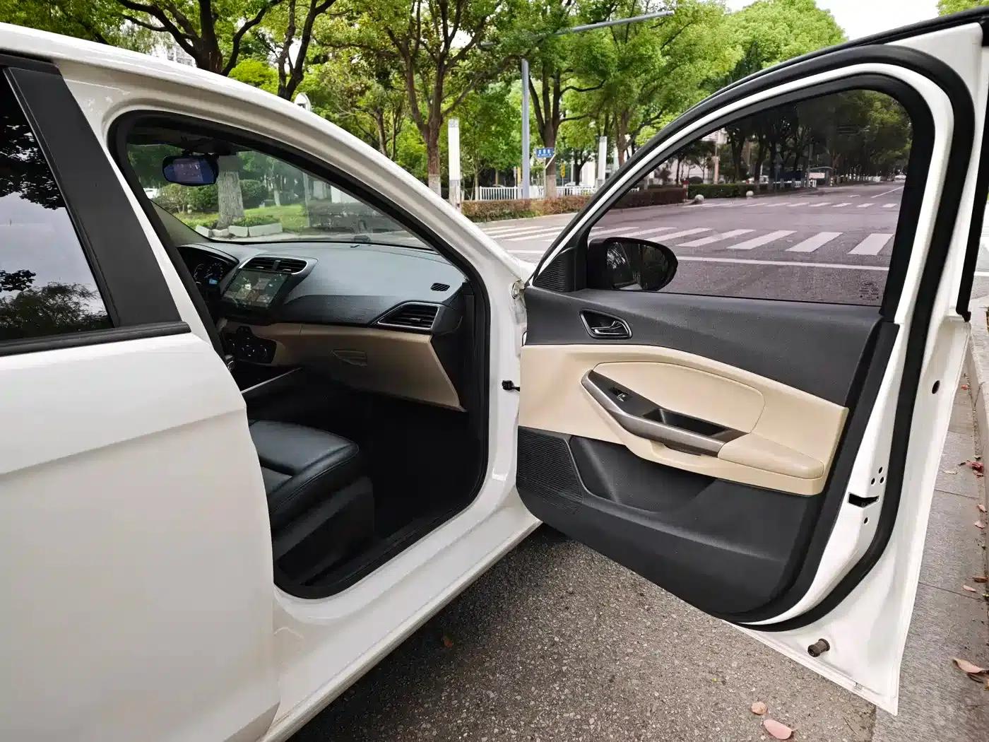 Ford Focus 2017 1.5L Automatic Comfort Model — миниатюра 15