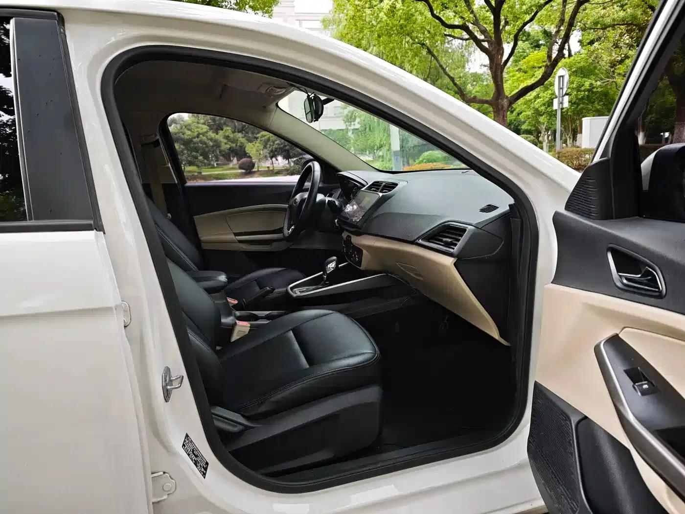 Ford Focus 2017 1.5L Automatic Comfort Model — миниатюра 16