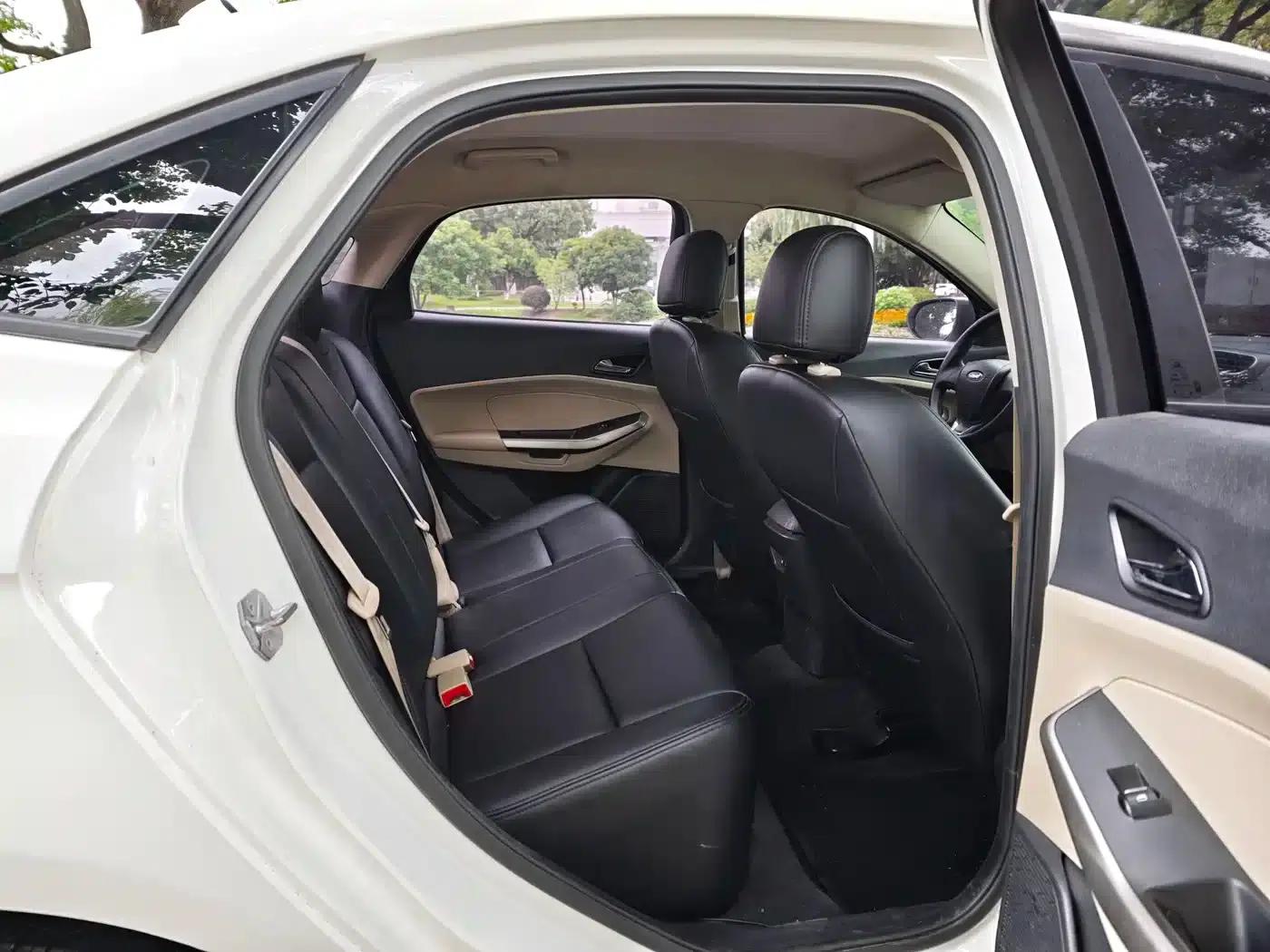 Ford Focus 2017 1.5L Automatic Comfort Model — миниатюра 18
