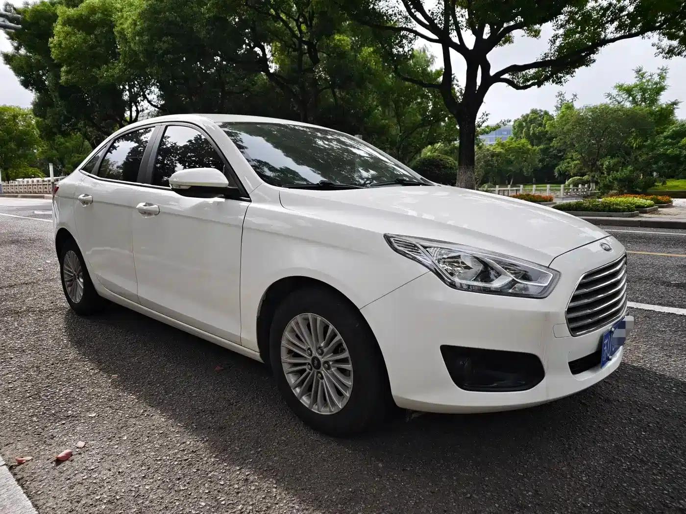 Ford Focus 2017 1.5L Automatic Comfort Model — миниатюра 3