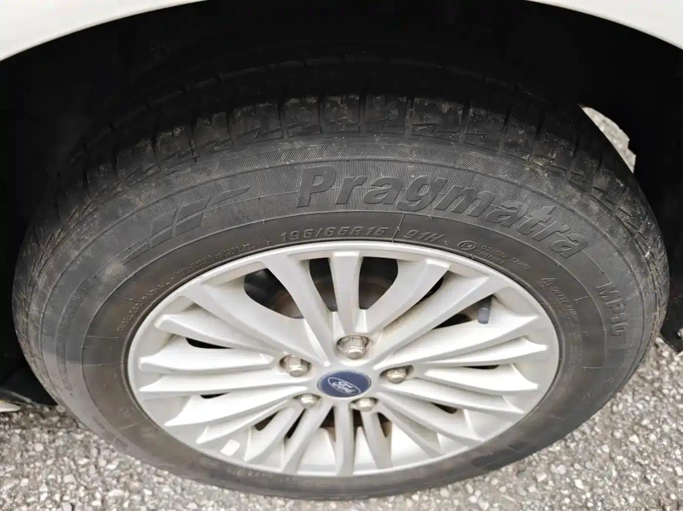 Ford Focus 2017 1.5L Automatic Comfort Model — миниатюра 22