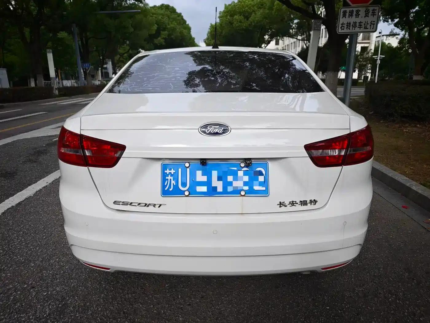 Ford Focus 2017 1.5L Automatic Comfort Model — миниатюра 4