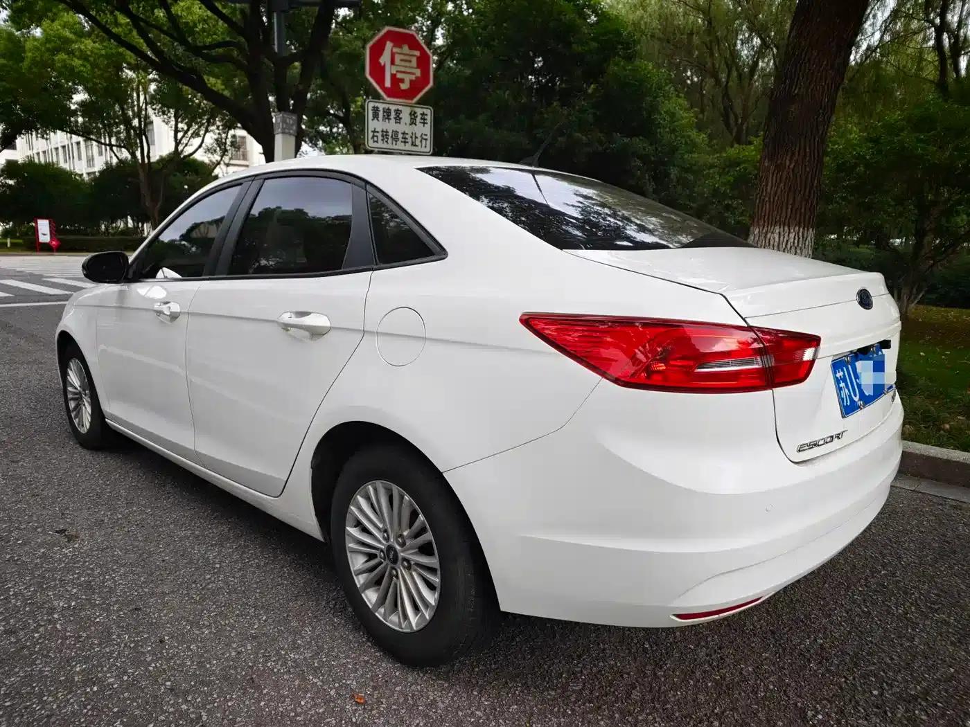 Ford Focus 2017 1.5L Automatic Comfort Model — миниатюра 6