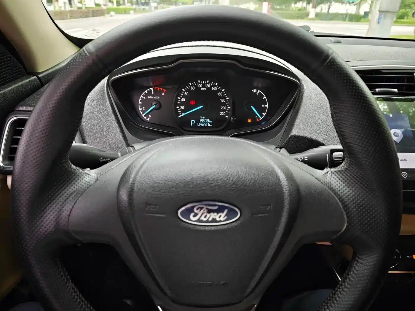 Ford Focus 2017 1.5L Automatic Comfort Model — миниатюра 10