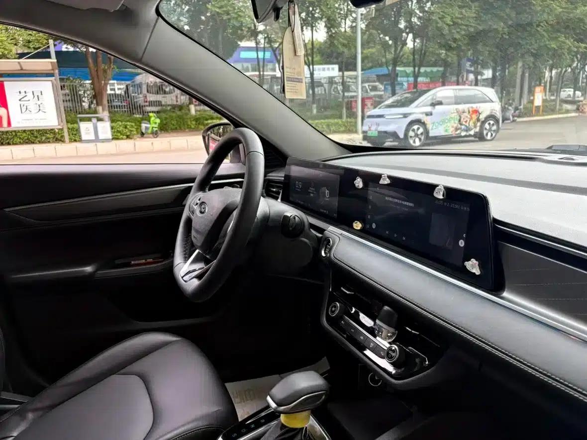 Ford Focus 2021 1.5L Automatic Gold Edition — миниатюра 6