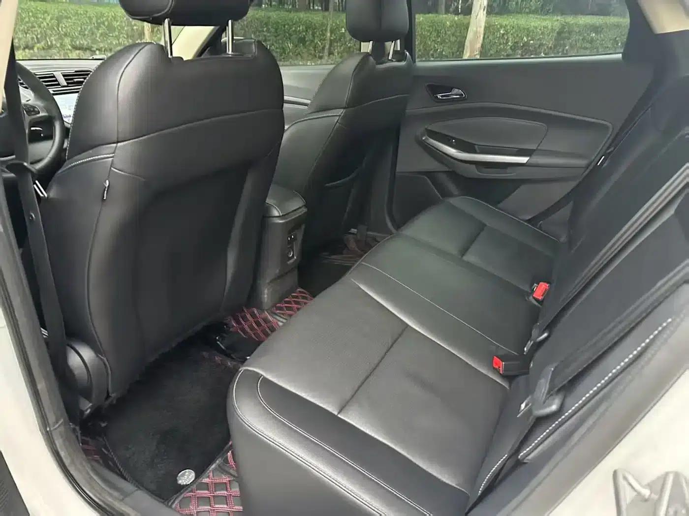 Ford Focus 2015 1.5L Automatic Comfort Model — миниатюра 4
