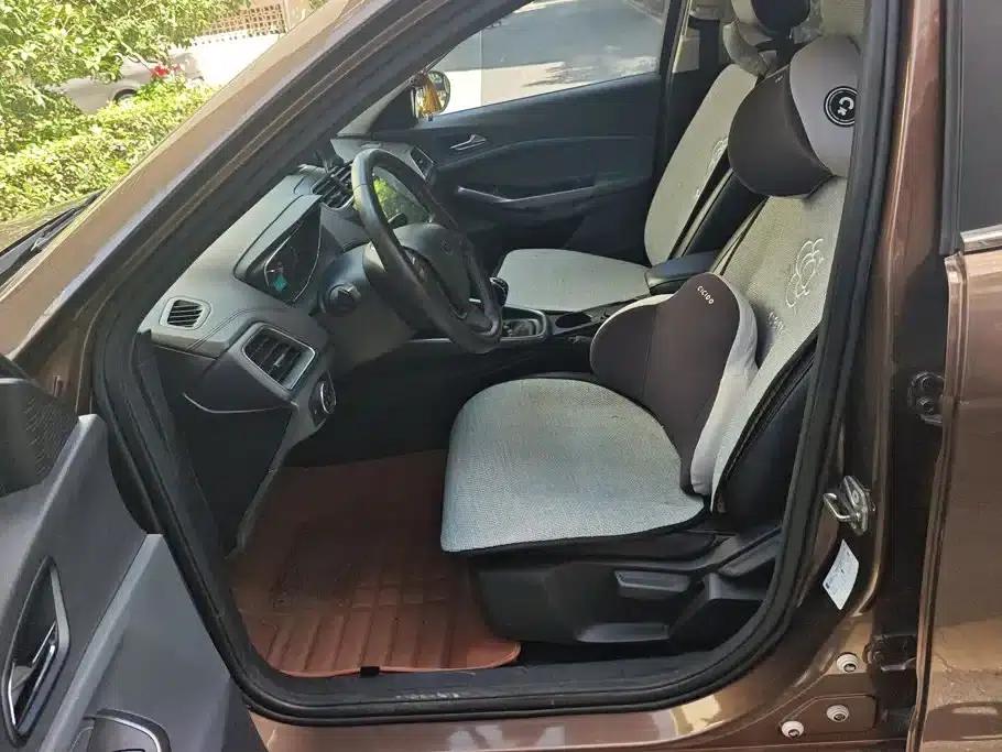 Ford Focus 2015 1.5L Manual Fashion Edition — миниатюра 9