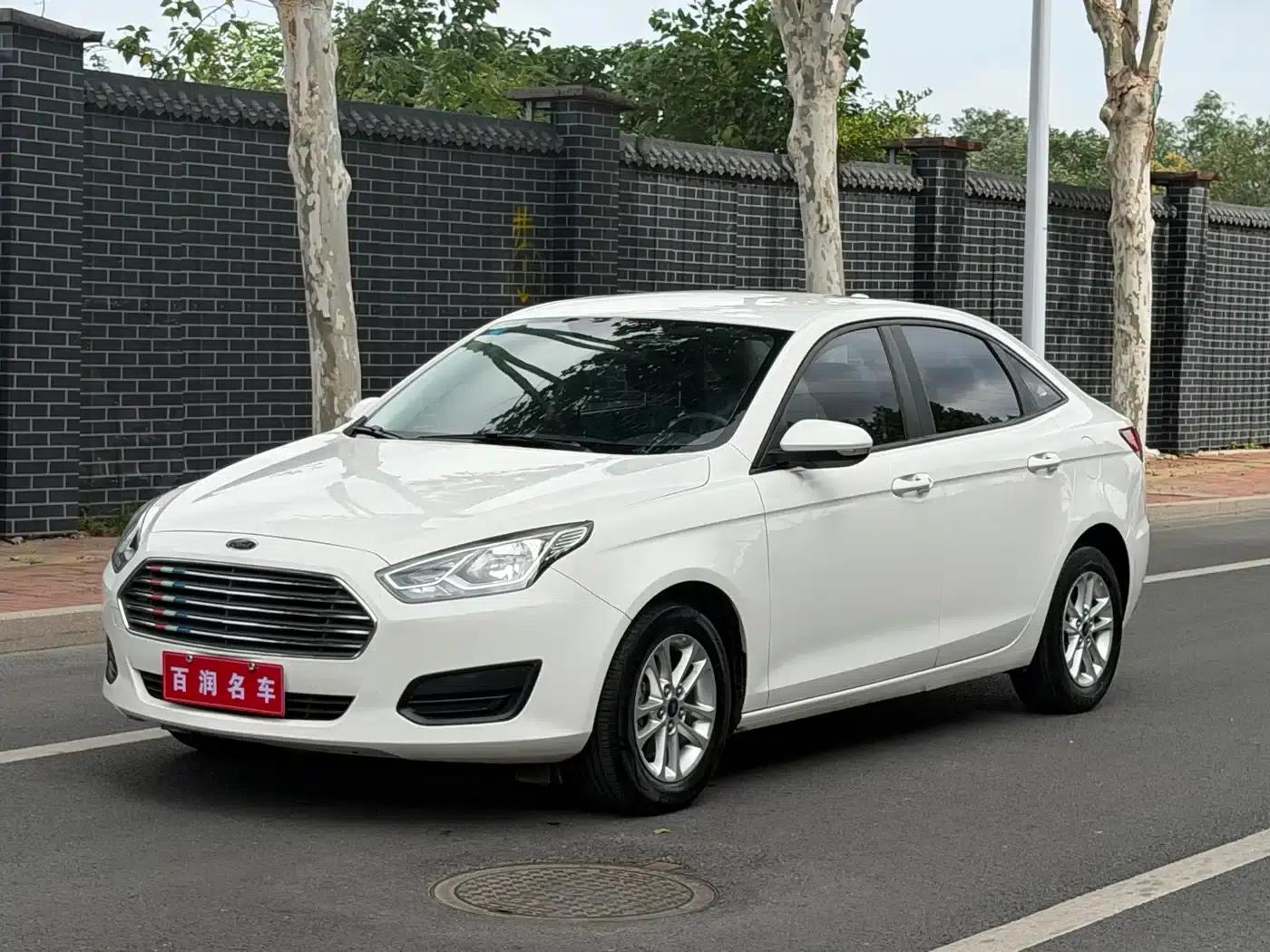 Ford Focus 2019 Facelift 1.5L Manual Premium Edition (National V Emission Standard) — миниатюра 3