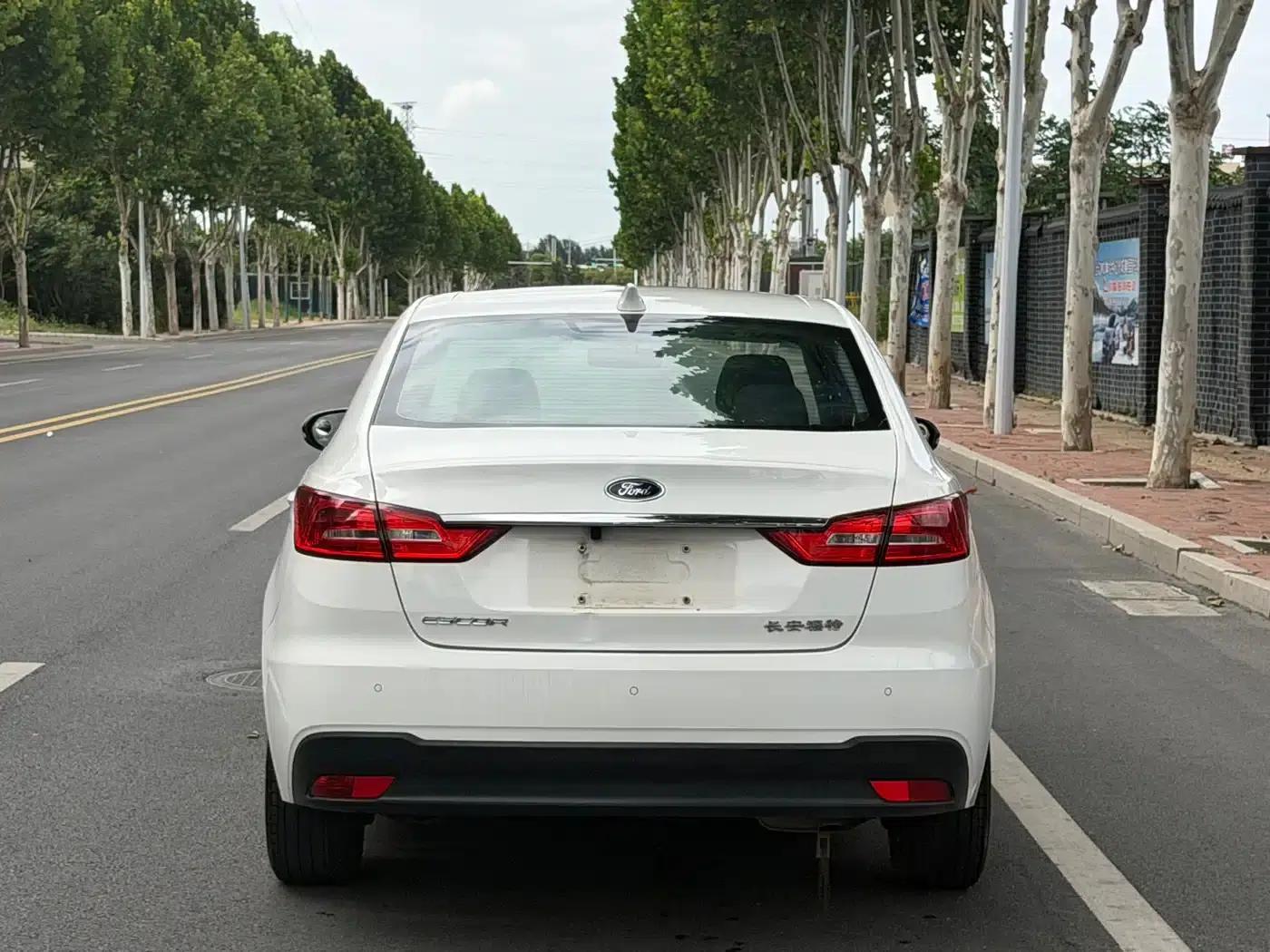 Ford Focus 2019 Facelift 1.5L Manual Premium Edition (National V Emission Standard) — миниатюра 4