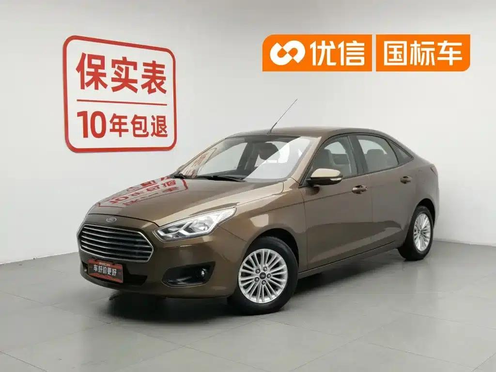 Ford Focus 2015 1.5L Automatic Comfort Model — миниатюра 1